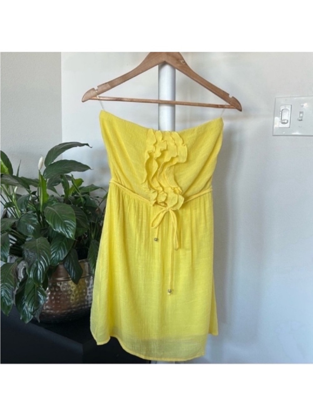 Yellow Strapless mini Dress Sz M lined Ruffle Front Waist Tie
